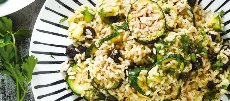 ARROZ SAN PEDRO CON ZUCCHINI Y SEMILLAS DE MARAÑÓN